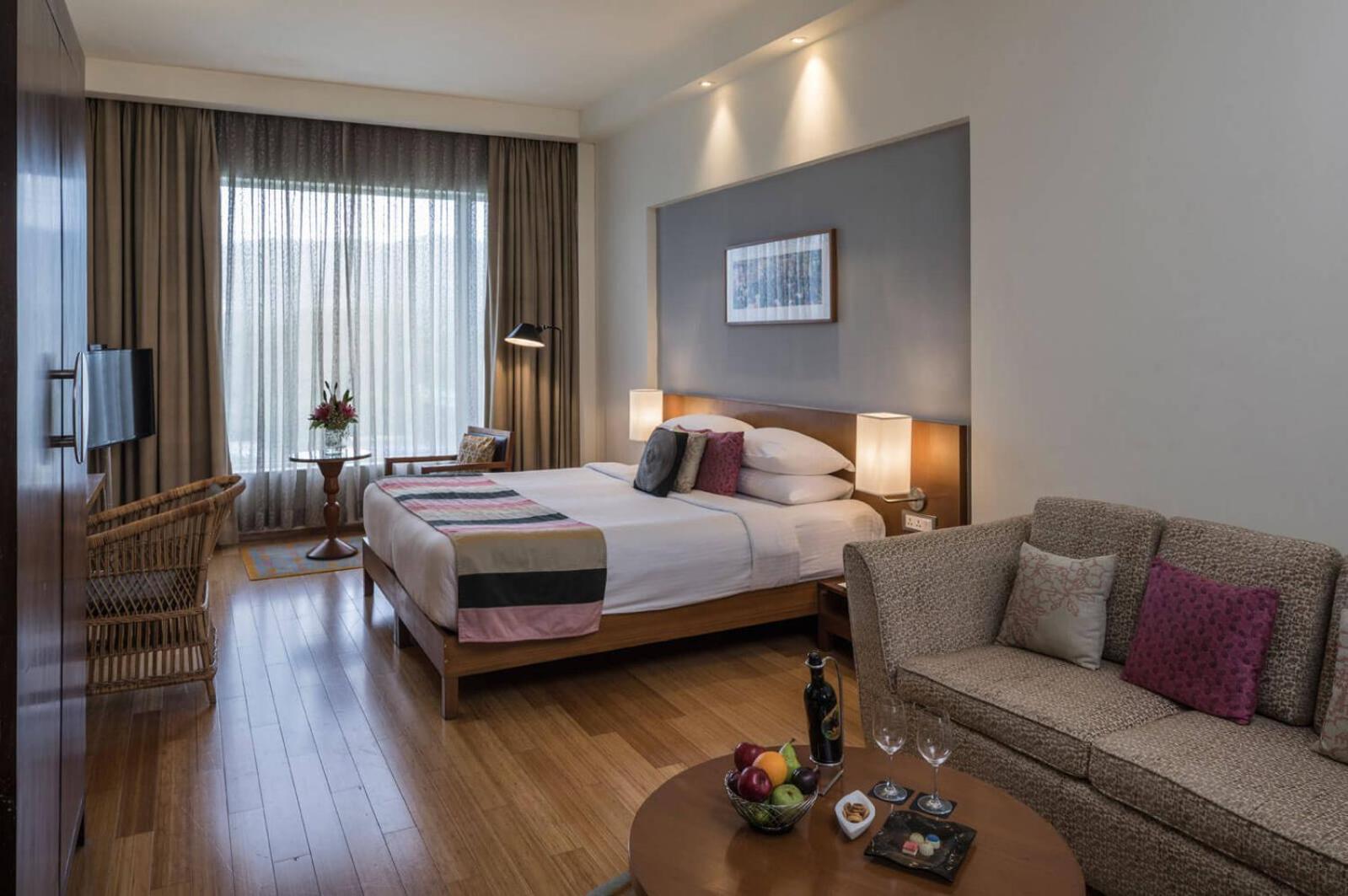 The Bellwood Suites Near Igi Airport Neu-Delhi Exterior foto